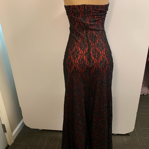 Women junior black- red strapless lace bodycon maxi dress size (M)  sleeveless - Picture 7 of 10